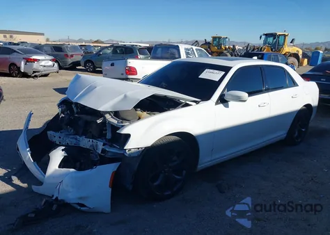 2022 Chrysler 300 S z USA, uszkodzony, nr VIN 2C3CCABG5NH179356